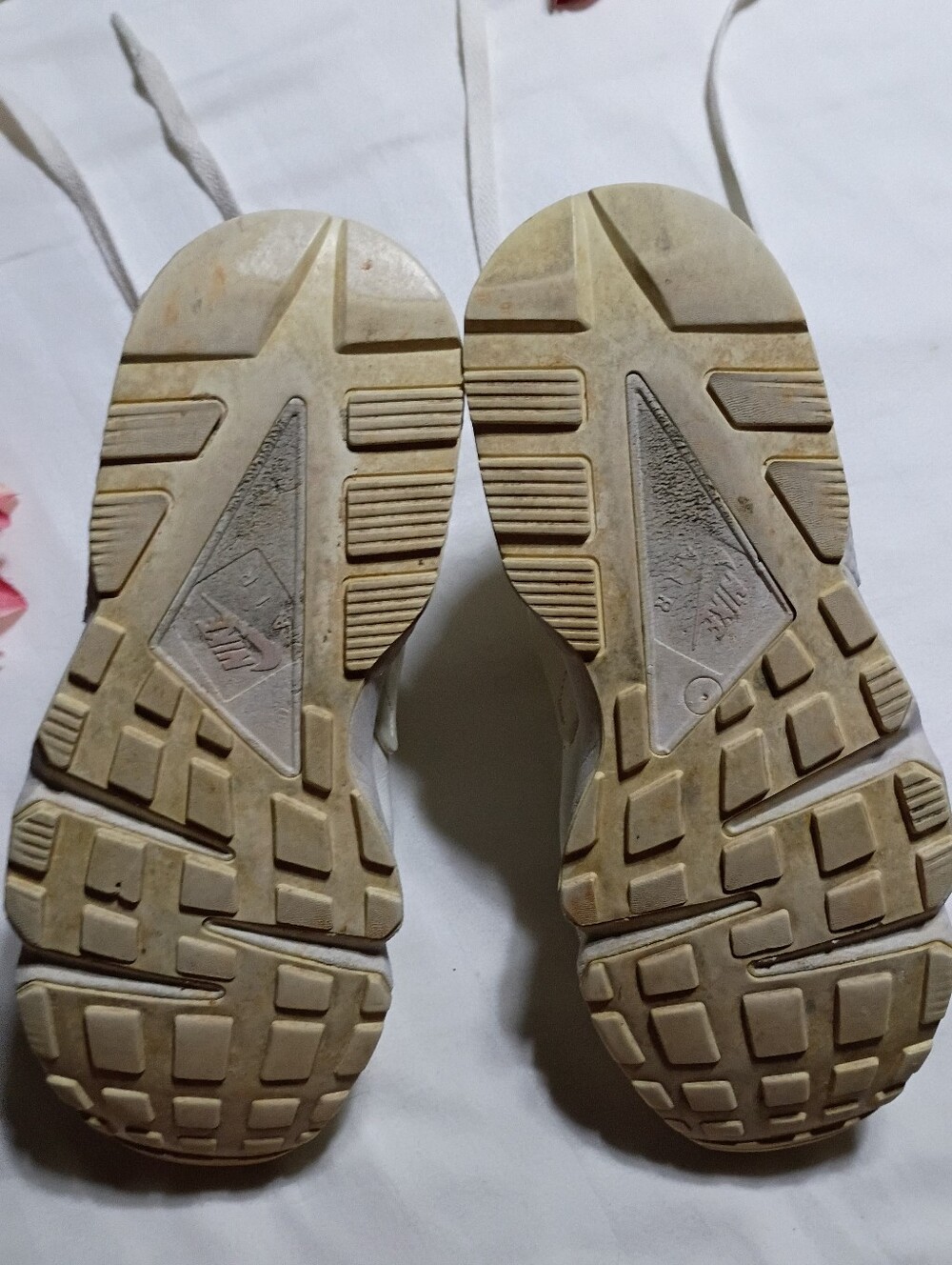 Nike Huaraches - Picture 4 of 5